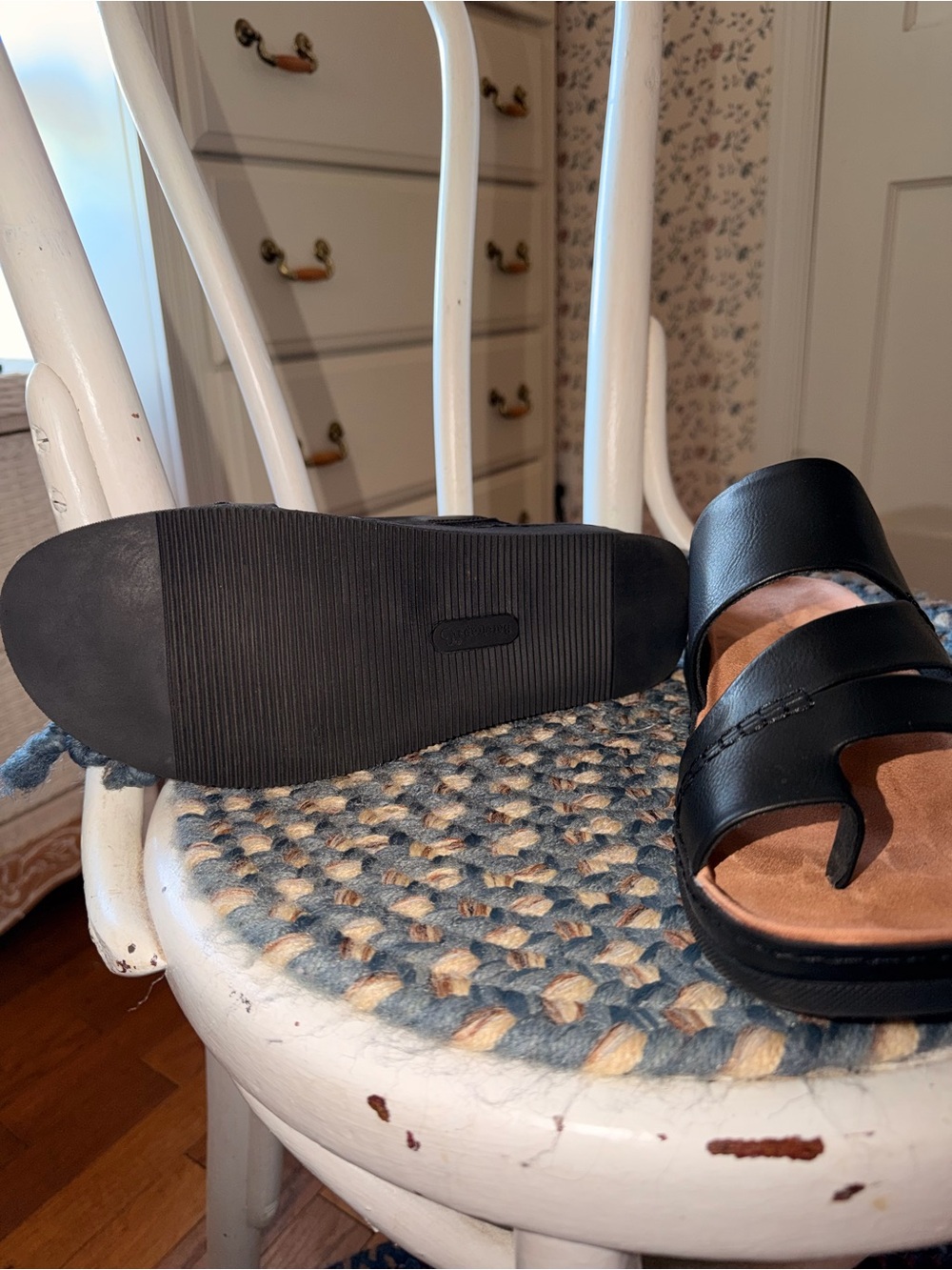 BareTraps Black Leather Multi-Strap Slide Sandals - Picture 4 of 6